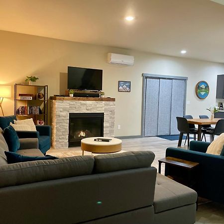 אשפורד New Modern Cabin! 5Mi To Mt Rainier National Park! Hot Tub & Wifi מראה חיצוני תמונה