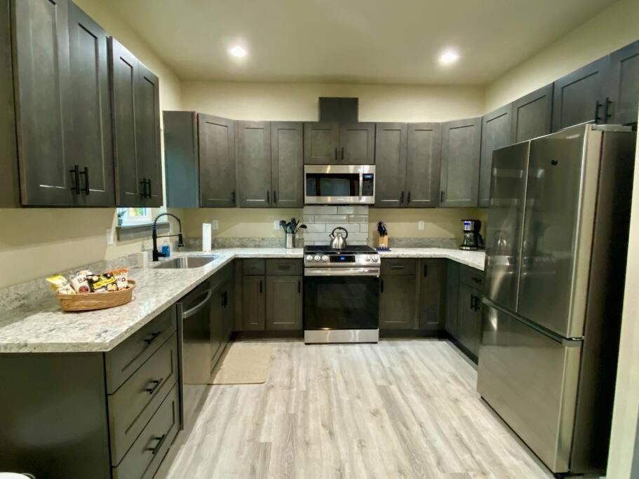 אשפורד New Modern Cabin! 5Mi To Mt Rainier National Park! Hot Tub & Wifi מראה חיצוני תמונה